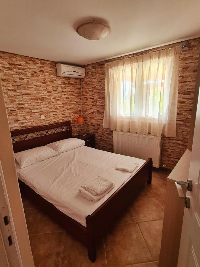 Guesthouse Petrothalassa Porto Heli Dış mekan fotoğraf